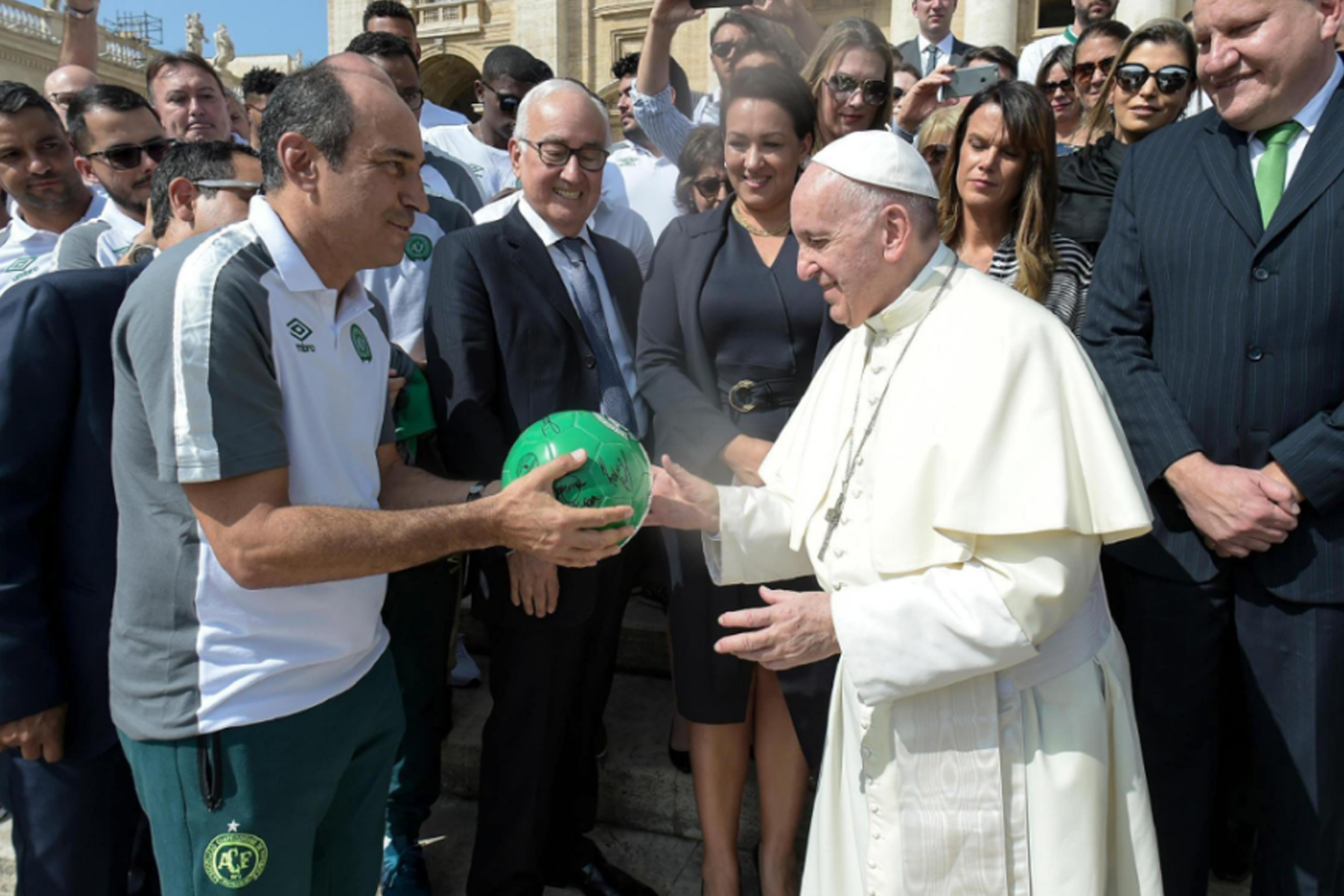 El Papa bendice al club Chapecoense