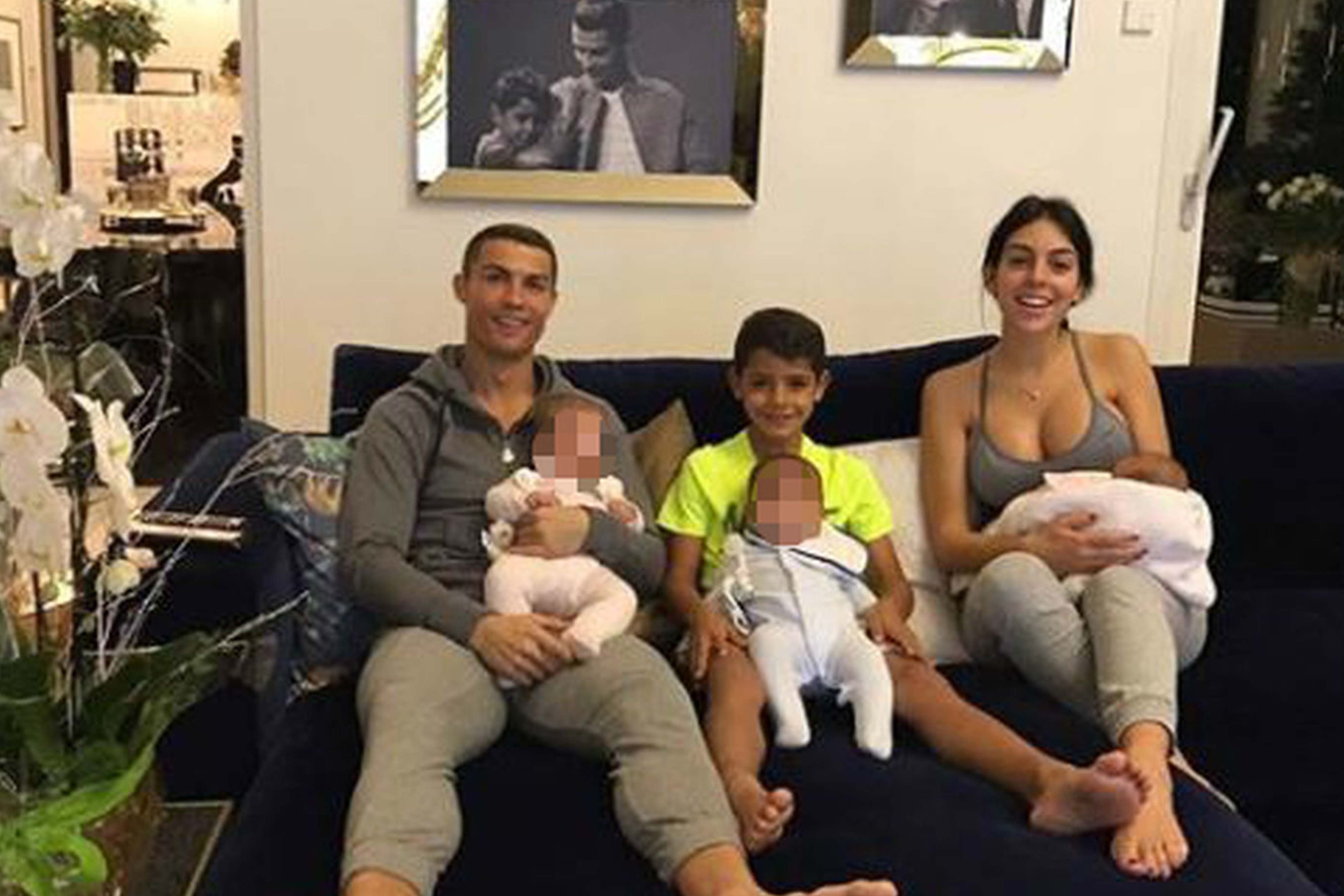 Cristiano y Georgina publican su primera fotografía familiar