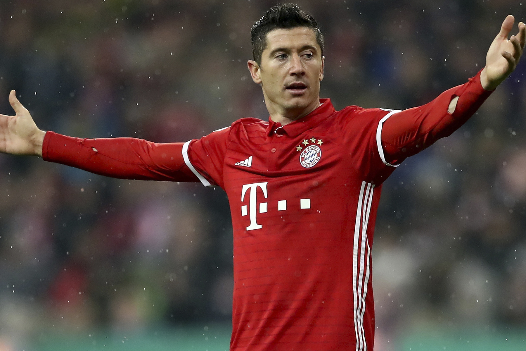 Regañan a Lewandowski por criticar fichajes del Bayern Múnich 