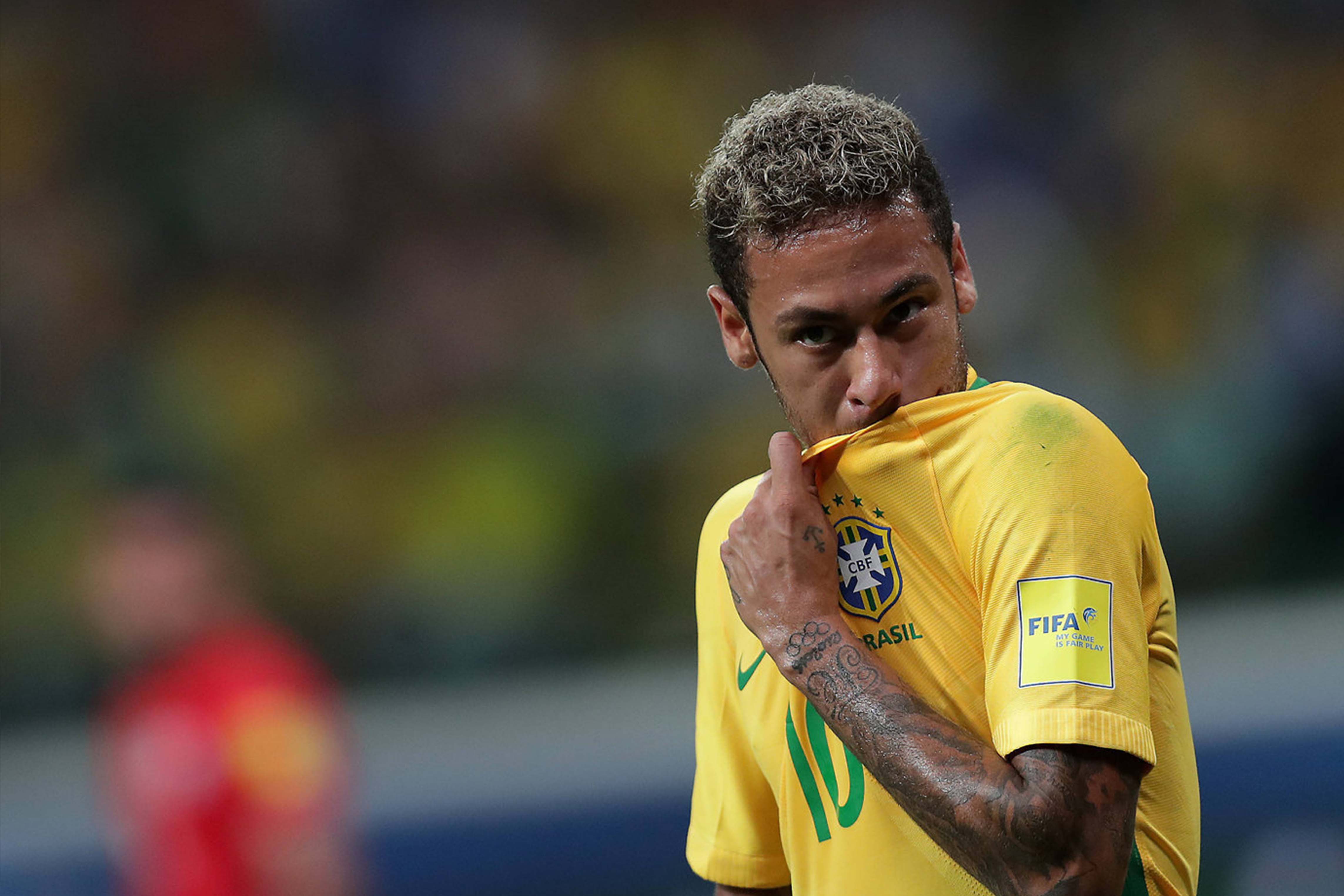 Imponen millonaria multa a Neymar ón fiscal