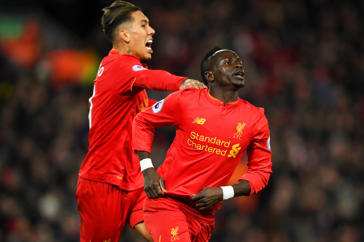 Liverpool triunfa 2-0 sobre el Tottenham con goles de Sadio Mané